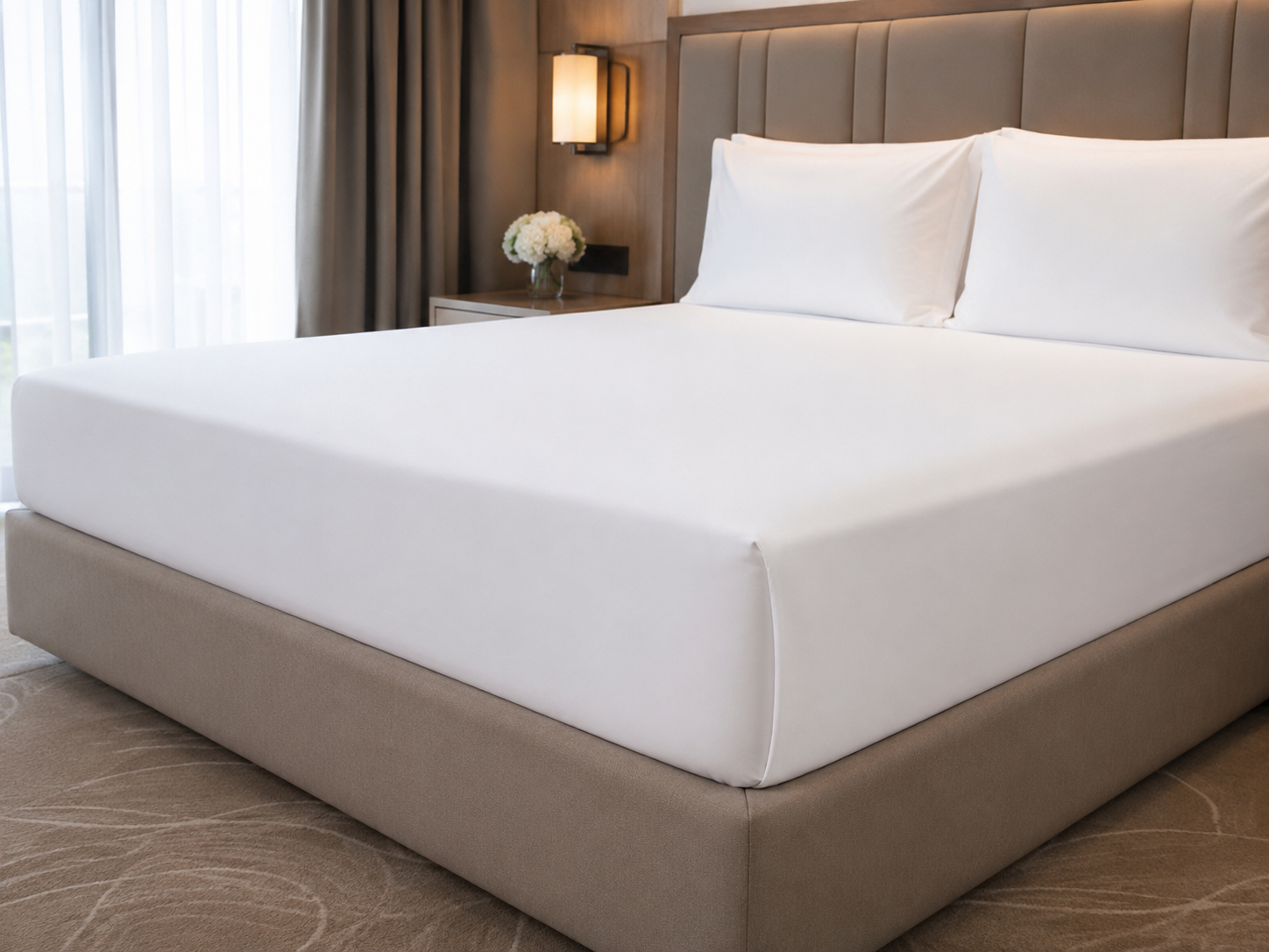 Otel konforunu tamamlayan, dayanıklı ve kusursuz beyaz çarşaflar Krallar'da.